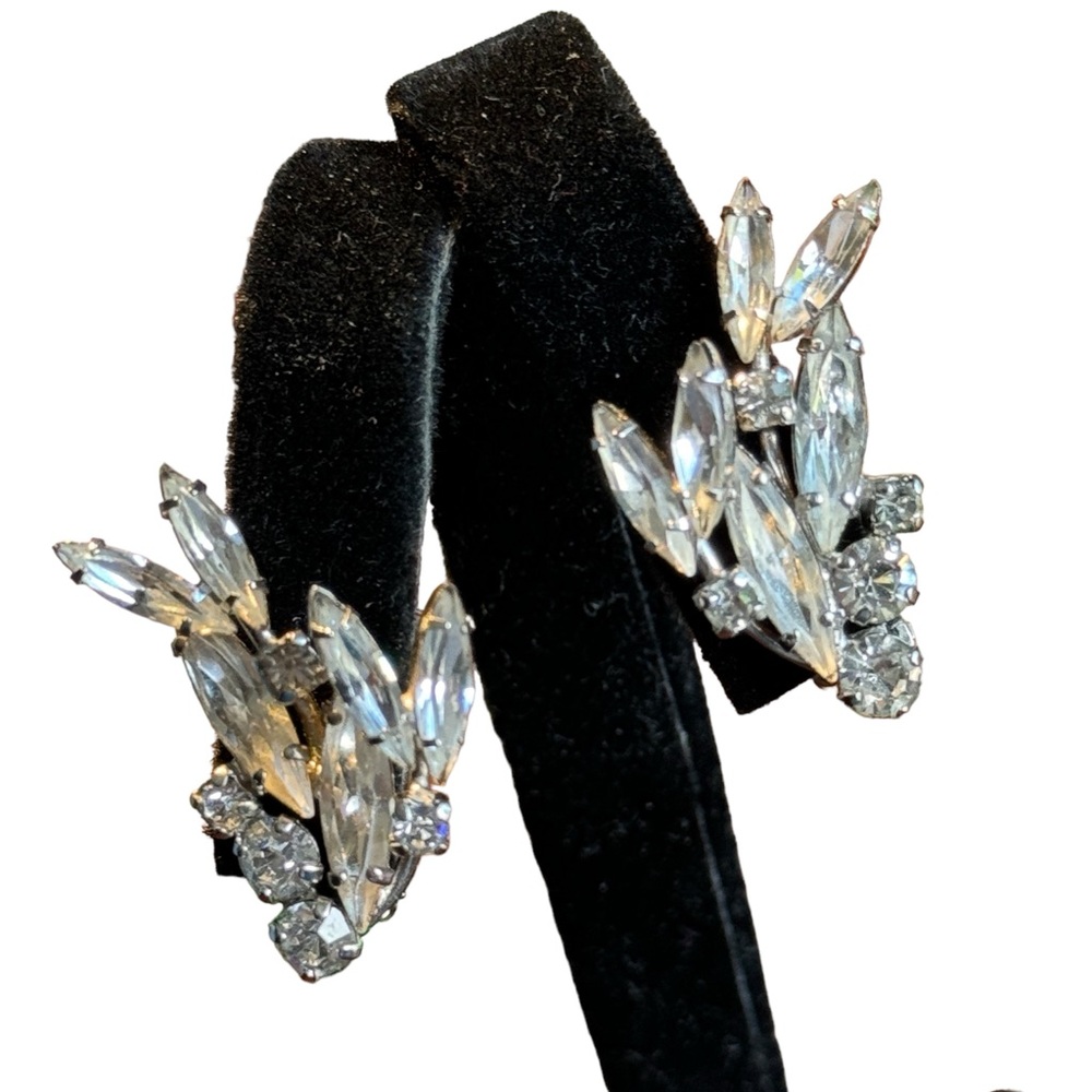 Stunning silver finish mid century SHERMAN crystal clip on earrings
